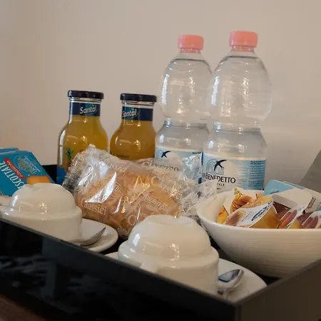 לינה וארוחת בוקר Paderagi 4*